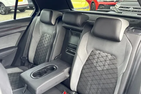 YK21DOF Volkswagen Golf 8 R-Line 1.5 eTSI 150PS 7-speed DSG | Heated Seats and Heated Steering Whee Thumbnail #20