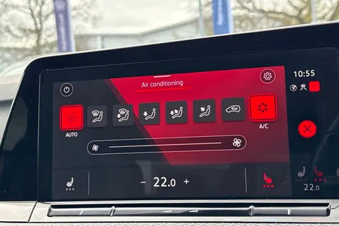 YK21DOF Volkswagen Golf 8 R-Line 1.5 eTSI 150PS 7-speed DSG | Heated Seats and Heated Steering Whee Thumbnail #23