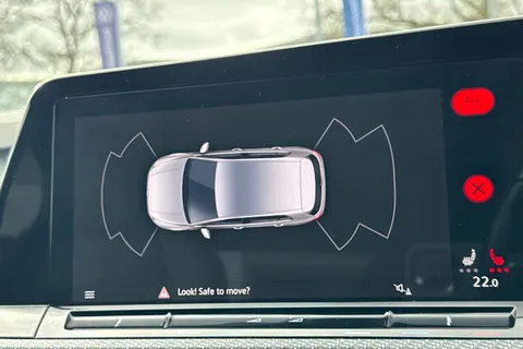 YK21DOF Volkswagen Golf 8 R-Line 1.5 eTSI 150PS 7-speed DSG | Heated Seats and Heated Steering Whee Thumbnail #31