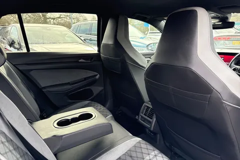 YK21DOF Volkswagen Golf 8 R-Line 1.5 eTSI 150PS 7-speed DSG | Heated Seats and Heated Steering Whee Thumbnail #36