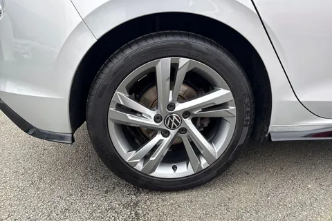 DG73KPK Volkswagen Golf 1.5 TSI 150 R-Line 5dr Thumbnail #12