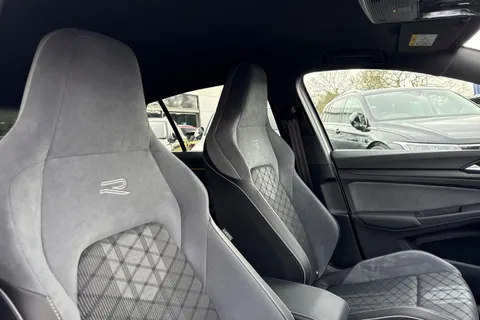 DG73KPK Volkswagen Golf 1.5 TSI 150 R-Line 5dr Thumbnail #25