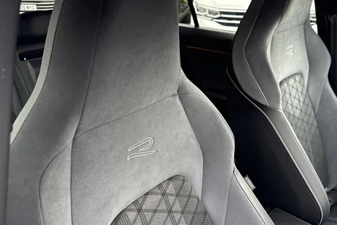 DG73KPK Volkswagen Golf 1.5 TSI 150 R-Line 5dr Thumbnail #37