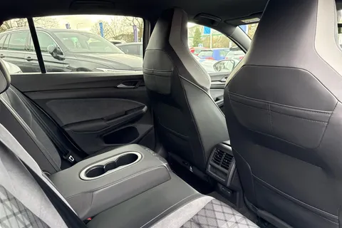 DG73KPK Volkswagen Golf 1.5 TSI 150 R-Line 5dr Thumbnail #38