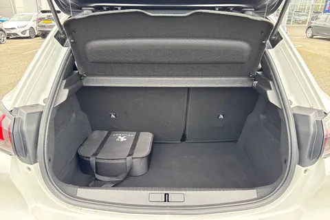 SH71ERV PEUGEOT e-208 50kWh GT Premium Auto 5dr Thumbnail #7