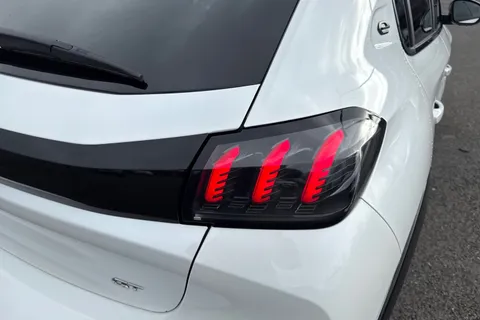 SH71ERV PEUGEOT e-208 50kWh GT Premium Auto 5dr Thumbnail #8