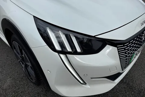 SH71ERV PEUGEOT e-208 50kWh GT Premium Auto 5dr Thumbnail #9