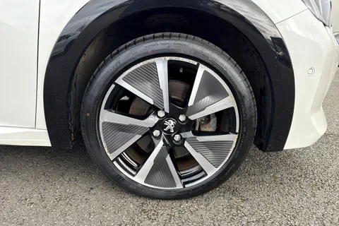 SH71ERV PEUGEOT e-208 50kWh GT Premium Auto 5dr Thumbnail #10
