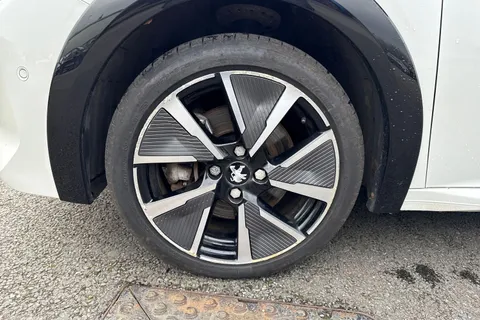 SH71ERV PEUGEOT e-208 50kWh GT Premium Auto 5dr Thumbnail #13