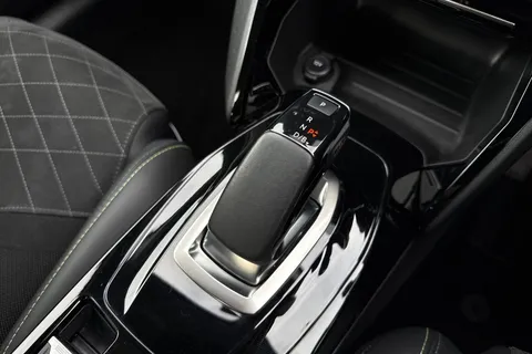 SH71ERV PEUGEOT e-208 50kWh GT Premium Auto 5dr Thumbnail #23