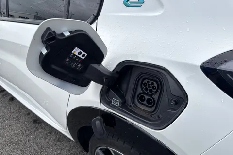 SH71ERV PEUGEOT e-208 50kWh GT Premium Auto 5dr Thumbnail #26