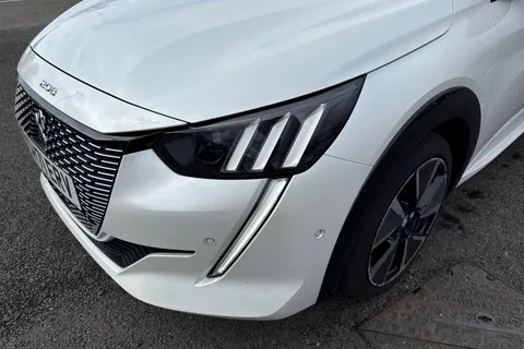 SH71ERV PEUGEOT e-208 50kWh GT Premium Auto 5dr Thumbnail #28