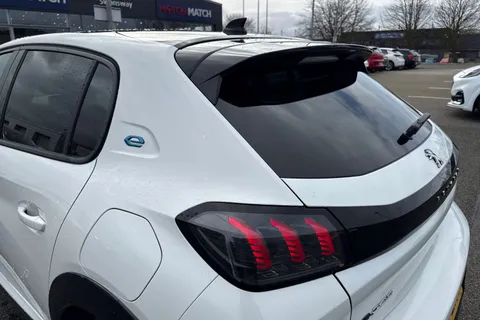 SH71ERV PEUGEOT e-208 50kWh GT Premium Auto 5dr Thumbnail #32