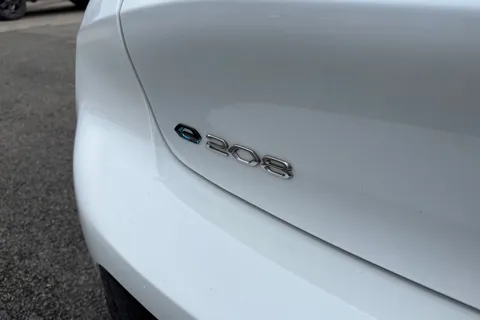 SH71ERV PEUGEOT e-208 50kWh GT Premium Auto 5dr Thumbnail #34