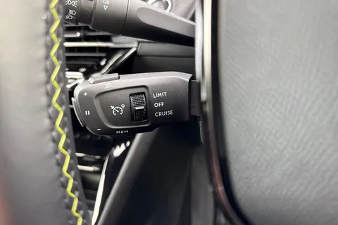 SH71ERV PEUGEOT e-208 50kWh GT Premium Auto 5dr Thumbnail #41