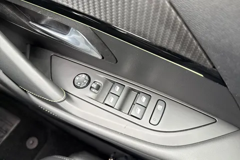 SH71ERV PEUGEOT e-208 50kWh GT Premium Auto 5dr Thumbnail #42