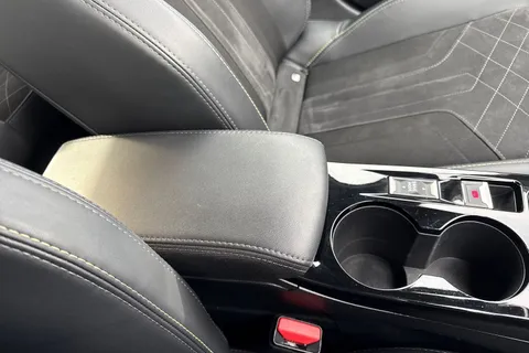 SH71ERV PEUGEOT e-208 50kWh GT Premium Auto 5dr Thumbnail #60