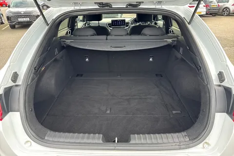 DK71ZGV Kia Proceed 1.5 T-GDi GT-Line Shooting Brake Euro 6 (s/s) 5dr Thumbnail #7