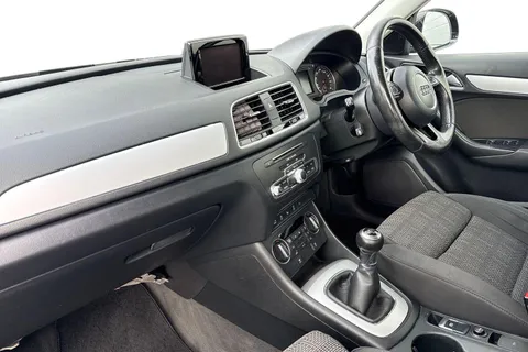 OE16HJG Audi Q3 2.0 TDI SE Euro 6 (s/s) 5dr Thumbnail #16