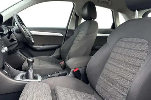 OE16HJG Audi Q3 2.0 TDI SE Euro 6 (s/s) 5dr Thumbnail #17