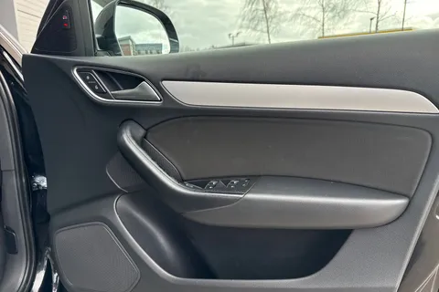 OE16HJG Audi Q3 2.0 TDI SE Euro 6 (s/s) 5dr Thumbnail #22