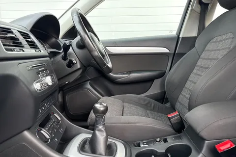 OE16HJG Audi Q3 2.0 TDI SE Euro 6 (s/s) 5dr Thumbnail #35