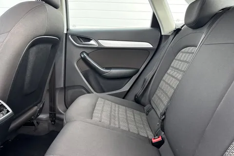 OE16HJG Audi Q3 2.0 TDI SE Euro 6 (s/s) 5dr Thumbnail #36