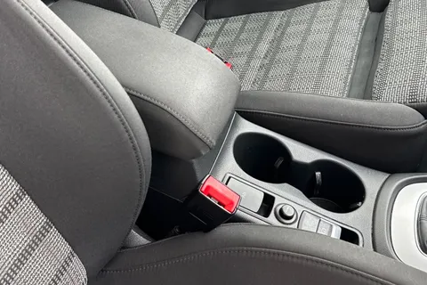 OE16HJG Audi Q3 2.0 TDI SE Euro 6 (s/s) 5dr Thumbnail #39