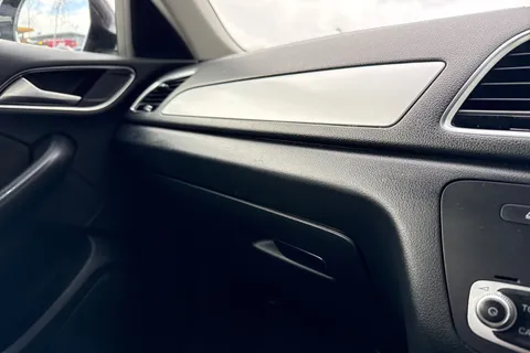 OE16HJG Audi Q3 2.0 TDI SE Euro 6 (s/s) 5dr Thumbnail #59