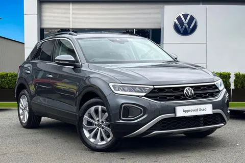 DK25ZCT Volkswagen T-Roc 1.0 TSI 115 Match 5dr | Rear Camera | Rear Tinted Glass Thumbnail #2