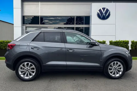 DK25ZCT Volkswagen T-Roc 1.0 TSI 115 Match 5dr | Rear Camera | Rear Tinted Glass Thumbnail #4