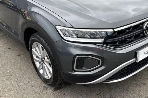 DK25ZCT Volkswagen T-Roc 1.0 TSI 115 Match 5dr | Rear Camera | Rear Tinted Glass Thumbnail #9