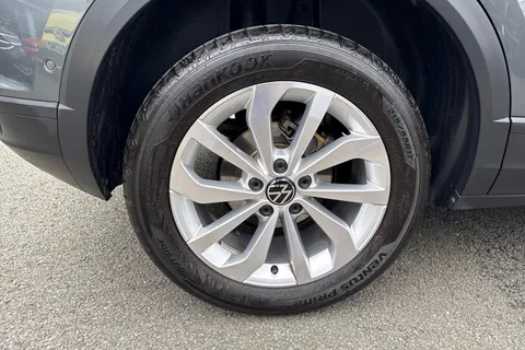 DK25ZCT Volkswagen T-Roc 1.0 TSI 115 Match 5dr | Rear Camera | Rear Tinted Glass Thumbnail #11