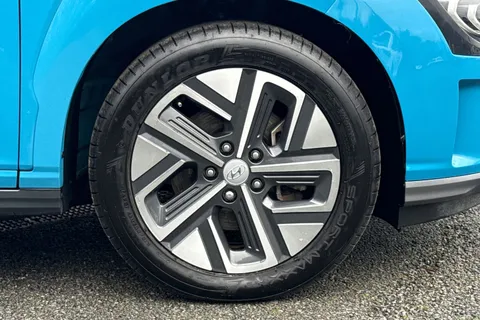 DS72ZNC Hyundai Kona 64kWh Ultimate Auto 5dr (10.5kW Charger) Thumbnail #11