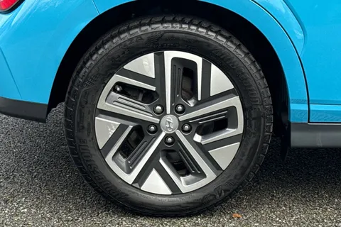 DS72ZNC Hyundai Kona 64kWh Ultimate Auto 5dr (10.5kW Charger) Thumbnail #12