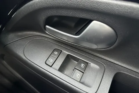 21 of 43 for VOLKSWAGEN UP 1.0 65PS Up 5dr