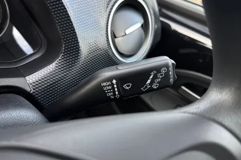 32 of 43 for VOLKSWAGEN UP 1.0 65PS Up 5dr