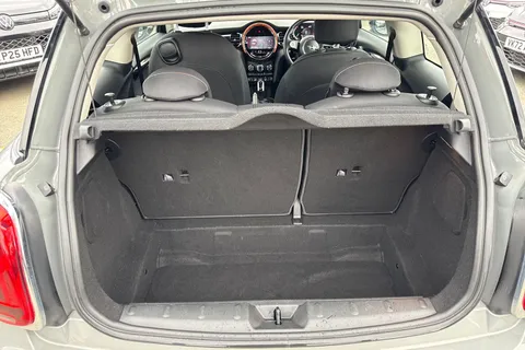 YH22MME Mini Hatch 1.5 Cooper Classic Steptronic Euro 6 (s/s) 3dr Thumbnail #7