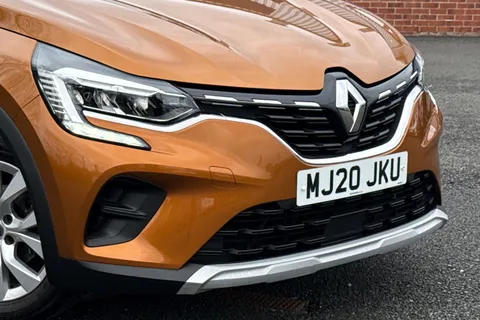 MJ20JKU Renault Captur 1.3 TCe Iconic EDC Euro 6 (s/s) 5dr Thumbnail #9