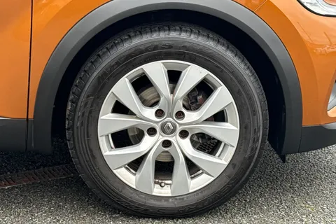 MJ20JKU Renault Captur 1.3 TCe Iconic EDC Euro 6 (s/s) 5dr Thumbnail #10