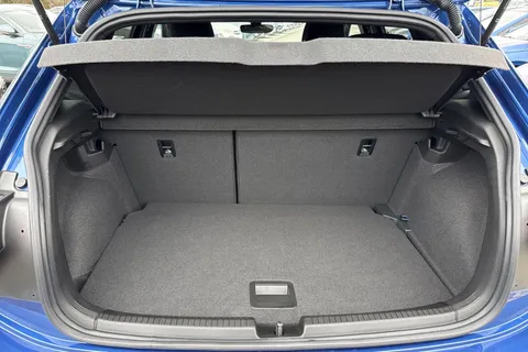 DE25PVJ Volkswagen Polo 1.0 TSI 115 R-Line 5dr DSG **17' BERGAMO ALLOYS + HEATED SEATS** Thumbnail #7