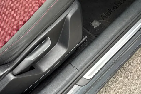 ST67EOF Audi Q2 1.6 TDI Sport S Tronic Euro 6 (s/s) 5dr Thumbnail #38