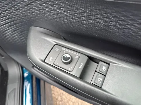 CUPRA Born e-Boost 59kWh V2 Auto 5dr Thumbnail #18