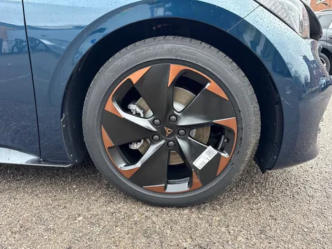 CUPRA Born e-Boost 59kWh V2 Auto 5dr Thumbnail #24