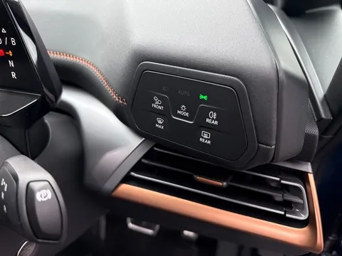 CUPRA Born e-Boost 59kWh V2 Auto 5dr Thumbnail #31