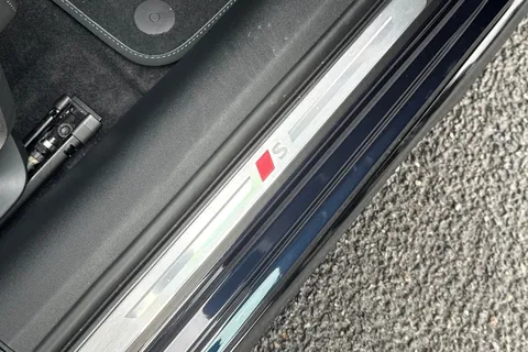 DK75WNT Audi S5 Avant Edition 1 TFSI  367 PS S tronic Thumbnail #40