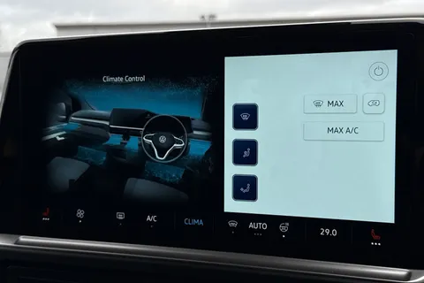 BT75CKX Volkswagen Transporter 2.0 TDI 150 Commerce Pro Full Leighton Vans Conversion Kombi Van Auto-Tailg Thumbnail #23