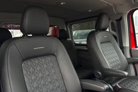 BT75CKX Volkswagen Transporter 2.0 TDI 150 Commerce Pro Full Leighton Vans Conversion Kombi Van Auto-Tailg Thumbnail #25