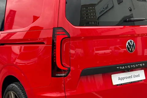 BT75CKX Volkswagen Transporter 2.0 TDI 150 Commerce Pro Full Leighton Vans Conversion Kombi Van Auto-Tailg Thumbnail #40