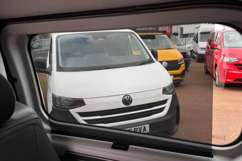 BT75CKX Volkswagen Transporter 2.0 TDI 150 Commerce Pro Full Leighton Vans Conversion Kombi Van Auto-Tailg Thumbnail #49